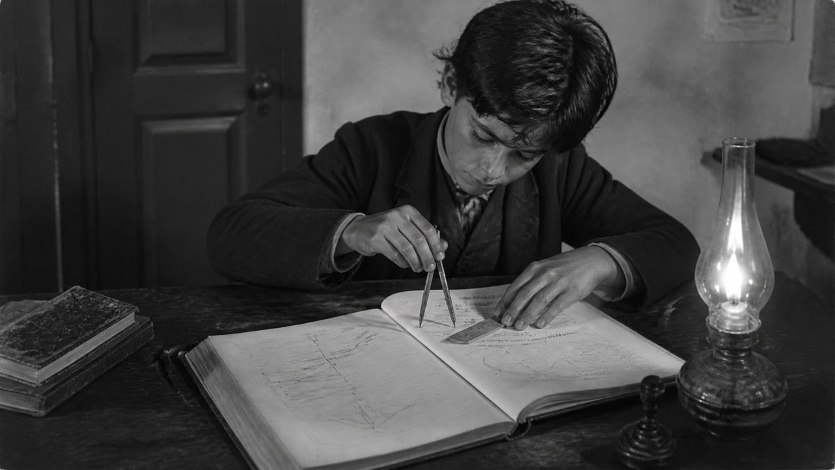 Ilustração: um menino estudando geometria sozinho, à luz de lamparina
